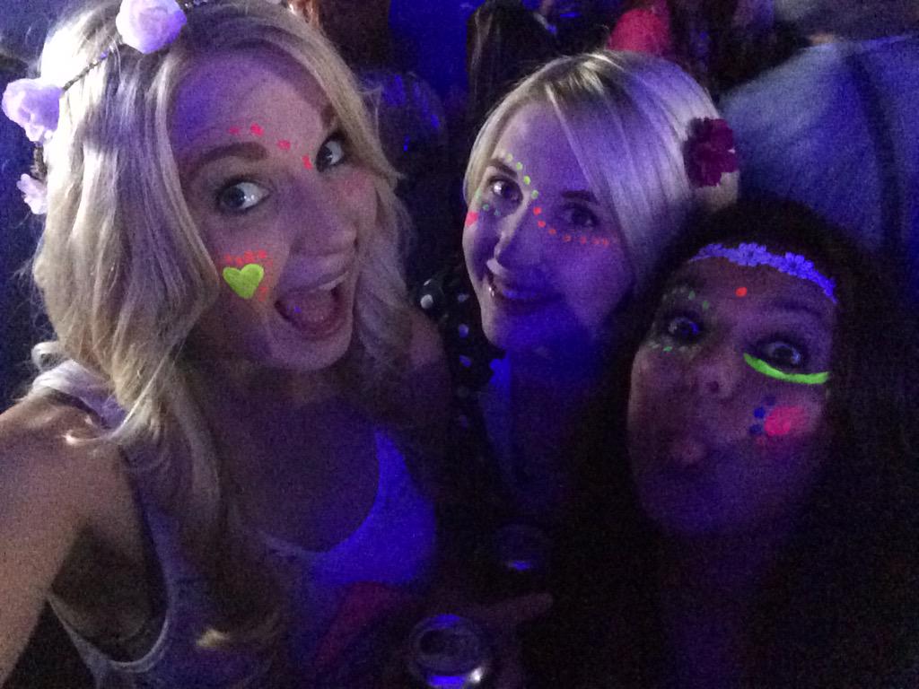 Holly Jones tweet media