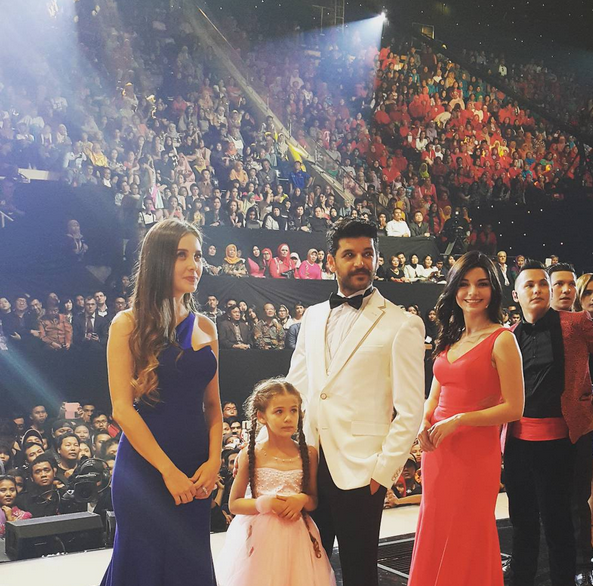 isabeladamla's tweet photo. Thank you SCTV :)THANK YOU İNDENOSİA http://t.co/SaAPaS3r0R
