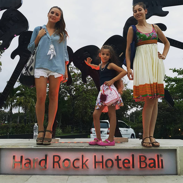 isabeladamla's tweet photo. BALI http://t.co/U97LANDCeZ