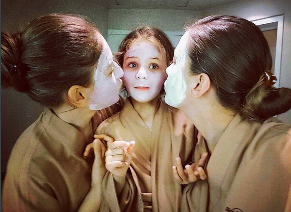 isabeladamla's tweet photo. Girls Nights :)) 💞 http://t.co/h9xoVq9hKE