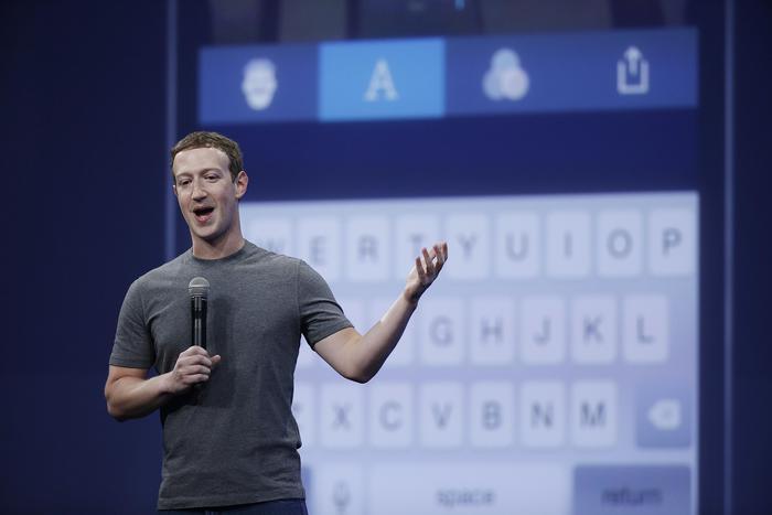 Agenzia_Ansa's tweet photo. #Facebook record, 1 miliardo di persone in 1 giorno http://t.co/9yT0zKBCtE http://t.co/jjvN1ZwDez