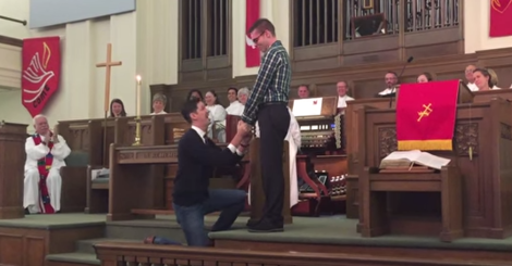 HuffPost's tweet photo. Man proposes to boyfriend at church, church responds perfectly http://t.co/sSDJ4pMGDh http://t.co/yRrGNrjyvo