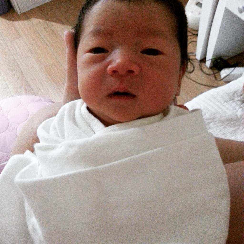 2015 08 23 채은이가 태어났다 저희아가탄생축하해주신 분들 너무감사드려요 
예쁘게 잘키울게요~~^^