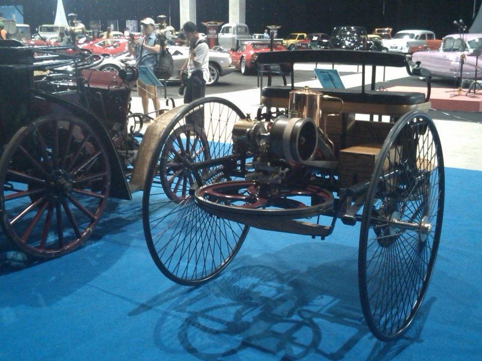 Otoblitz_NET's tweet photo. Sejarah mobil di seluruh dunia itu dimulai dari sini guys! Yuk mampir di #OICCS2015 #IIMS2015 http://t.co/tXWmgN2CXD