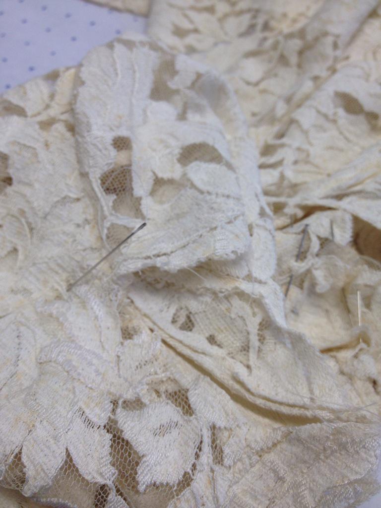 Treble_Couture's tweet photo. It took many many hours to reattach the #lacetrain by hand and give a new life to this #antiqueweddingdress
I http://t.co/fSUXdApMNO