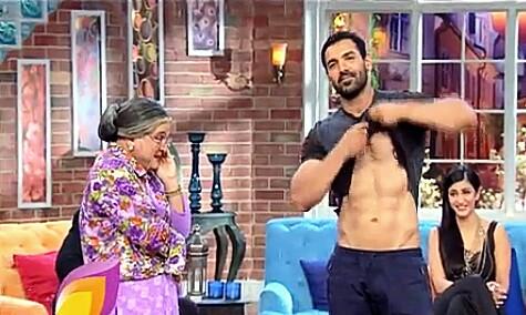 Aafatyash's tweet photo. OmG😱😱😱😱 #AjjuBhai #Abs  #comedynightswithkapil Can't Wait. @ColorsTV PromotionON #WelcomeBackNextFriday http://t.co/s7eGvX0As8