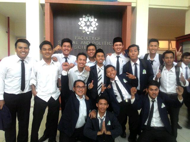 Imamz03's tweet photo. ^_^' http://t.co/vkUqR5iiwx