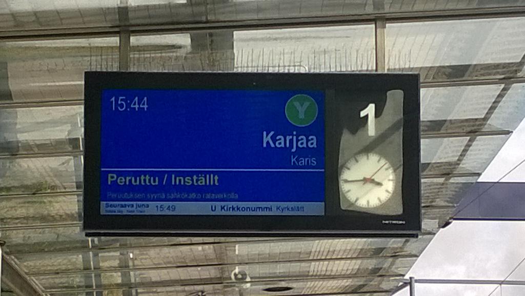 KimmoKalaja's tweet photo. @vr Miten nämä pari viime päivää ovat sujuneet noin omasta mielestä?  #joukkoliikenne #hsl http://t.co/NMWlSsY2Sr