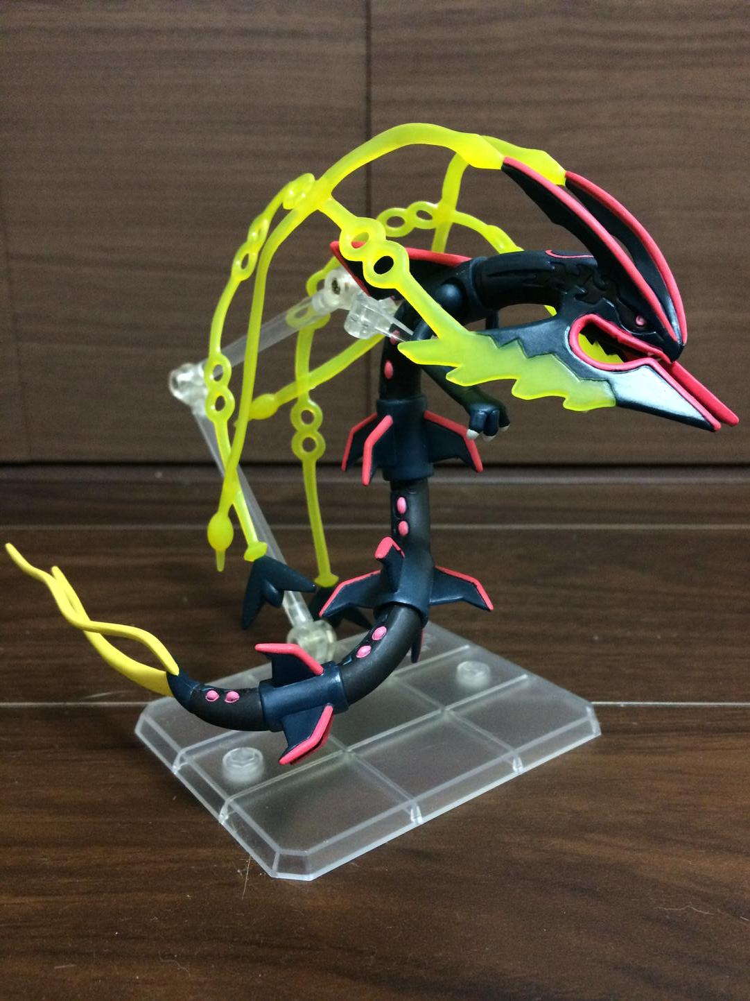 みちみち と言うことで モンコレの黒いメガレックウザ開封しました こ これは格好いい やっぱりフィギュアは飾ってナンボですな 改めて 当たって良かった Http T Co Waq1u8tw Twitter