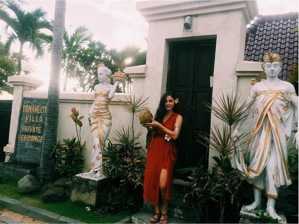 selnsesgin's tweet photo. 🌴🌺 #coconut #temple #tanahlottemple #bali http://t.co/2LrrMSyKsO
