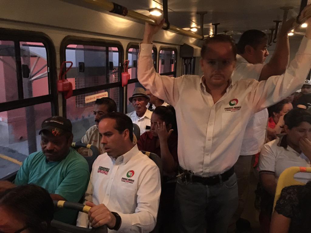 MpioPNegras's tweet image. Esta mañana recorre @PURONJOHNSTON sector #Acoros rutas de transporte urbano que utilizan estudiantes #CaminoEscuela