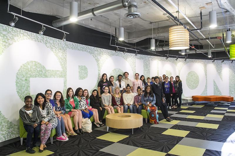 galenmoore's tweet image. 100 teenage girls learned to code in Chicago. chicagoinno.streetwise.co/2015/08/27/gir… via @jdallke