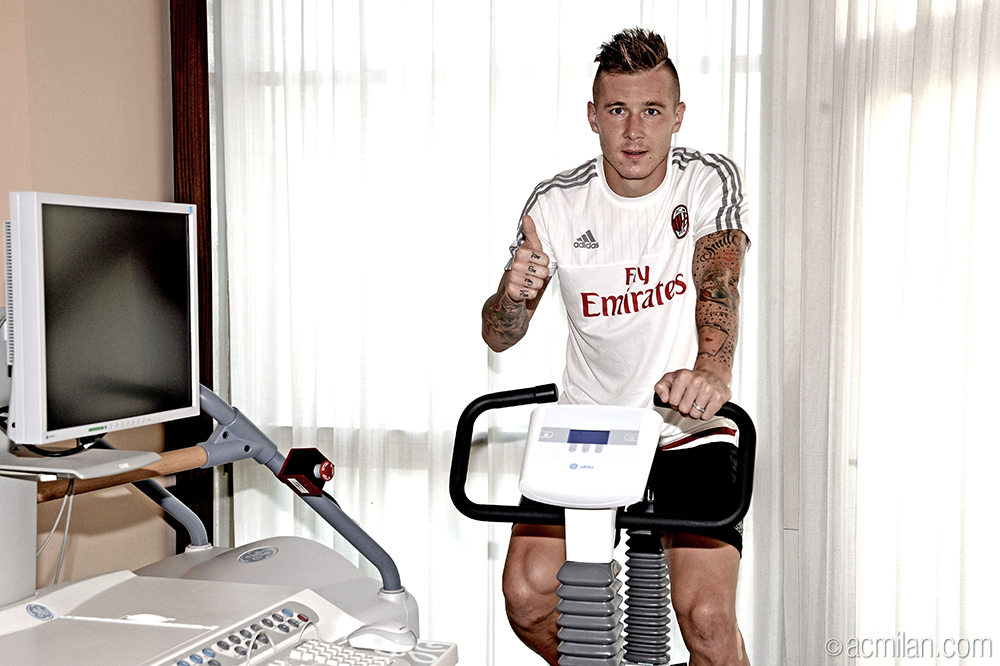 acmilan's tweet photo. #ACMilan announces the signing of Juraj Kucka from Genoa CFC. He signed a contract until 30th June 2019 #weareacmilan http://t.co/11zxOtnmbo