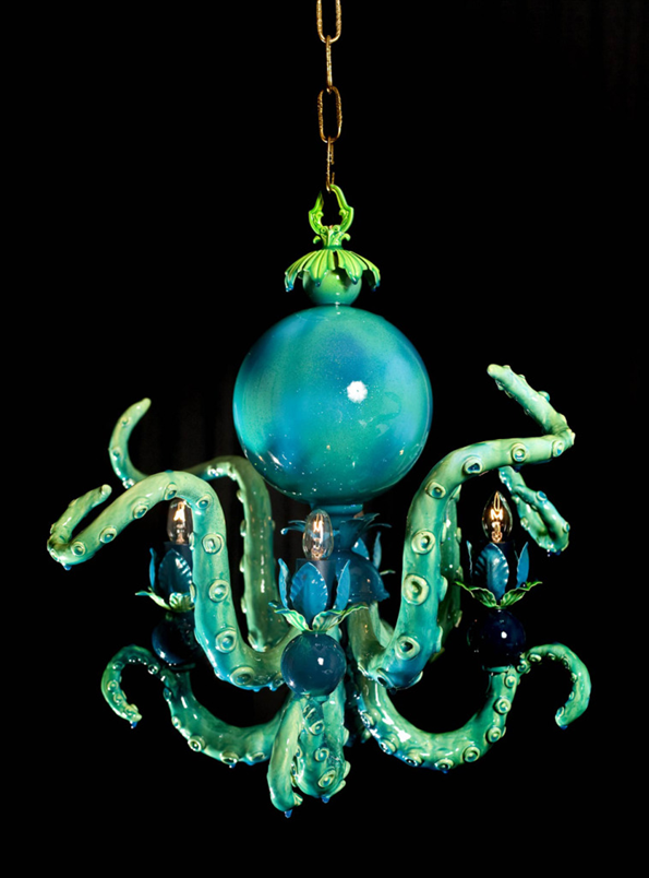 SoPlastComp's tweet photo. [Design] Les chandeliers Octopus d’@AdamWallacavage combinent formes classiques et extravagance #expoxy #résine http://t.co/g6d4YGdy3i