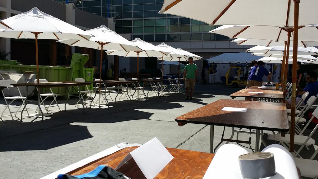 ChrisAstro's tweet image. Ready for today&apos;s ice cream social at the engineering courtyard! @SJSUEngineering #SJSU #SJSUengineering