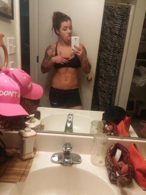 Can't wait to loose the rest of this fluff so more than 2 abs can pop through http://t.co/tZrM15BGDv<a href="/tag/witchylifestory"class="tags"><span>#witchylifestory</span></a>