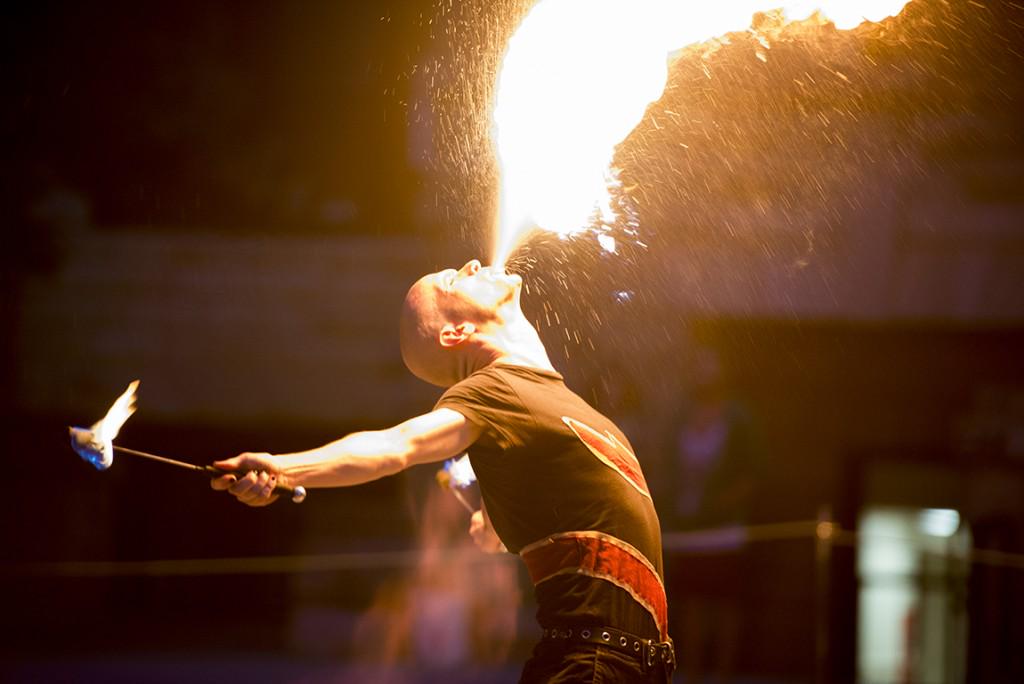 kstatecollegian's tweet image. Photos: A Different Spin Fire Show buff.ly/1InafRo  #boscoplaza #differentspin #fire #firejuggling #upc