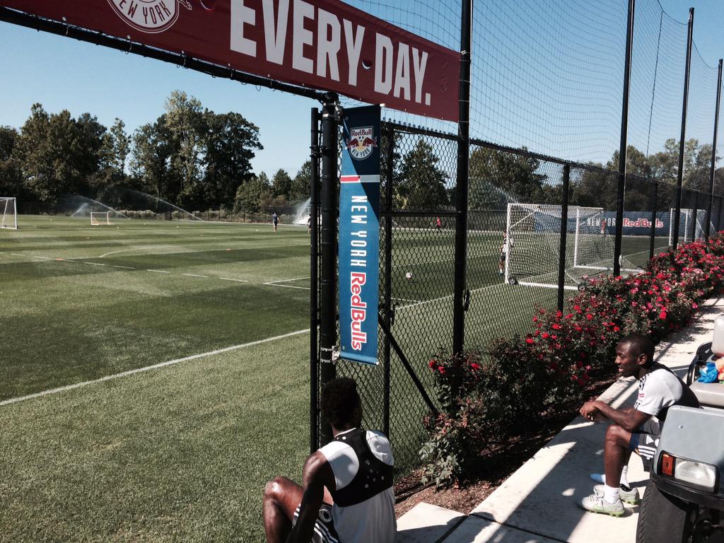 Not a bad day with @miguelangmendez to watch @swp29 of @NewYorkRedBulls training in NJ. @MLS on @Eurosport #MLS