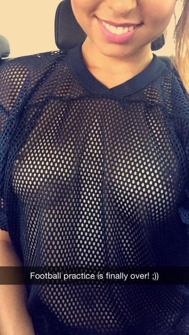 Wrapping up football practice! Can't wait till you guys see this video!!! 🏈💋 http://t.co/5QMZmDn1zU<a href="/tag/sideboob"class="tags"><span>#sideboob</span></a>