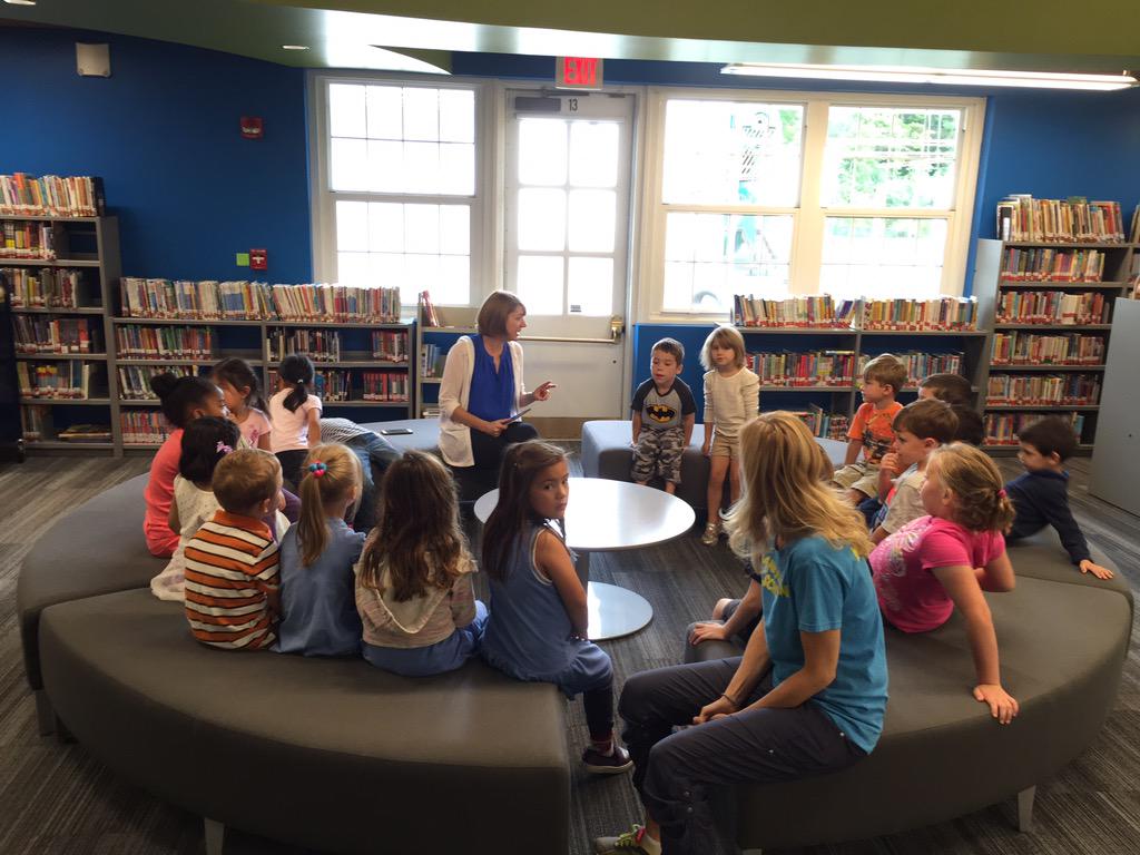 lizloughnane's tweet photo. Kinder library time in our new learning space. @mrs_garneau @MsFetzersKClass #21stedchat #KF106 http://t.co/mE1c1pRGBl