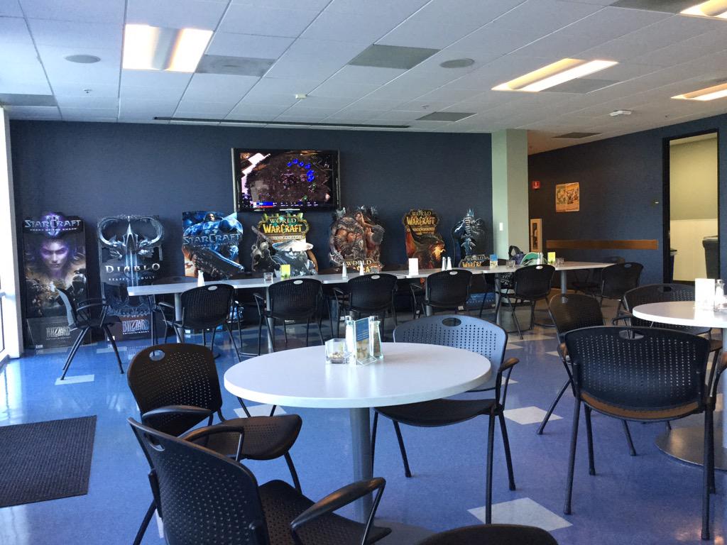 Kithrak_'s tweet image. Nice breakfast of Eggs Benedict with #SC2WCS streaming on the TV. Is this real life? Is this just fantasy? 😮