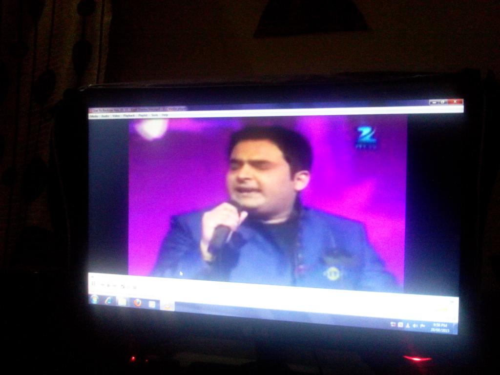 Watching @KapilSharmaK9 's performance...wataa god gifted voice..
#HauleHaule 👌👌
Always loved ur singing @KapilFans