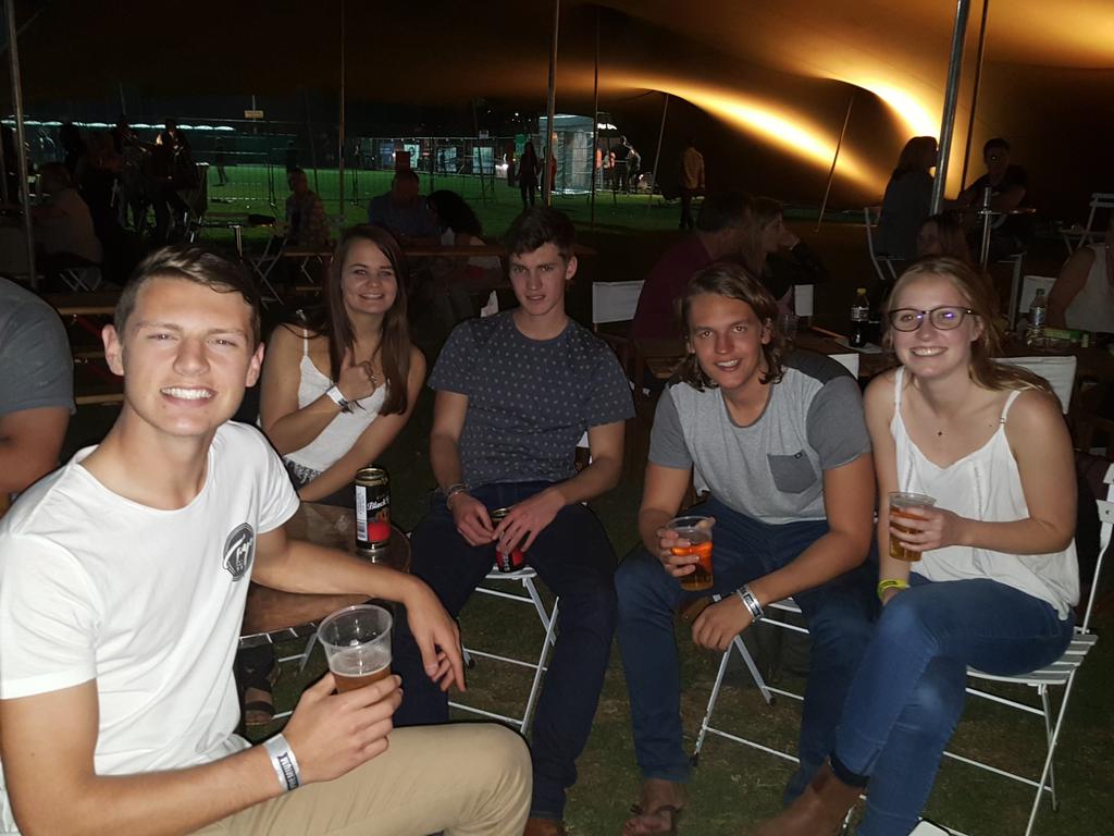 9Jordnell's tweet photo. #meetinggeorgeandtheboiis #wegotthis #5fmrocks #winning  #wewanttomeetandgreet #GeorgeEzraSA #liveloud5 @5FM http://t.co/yhakWB6xIR