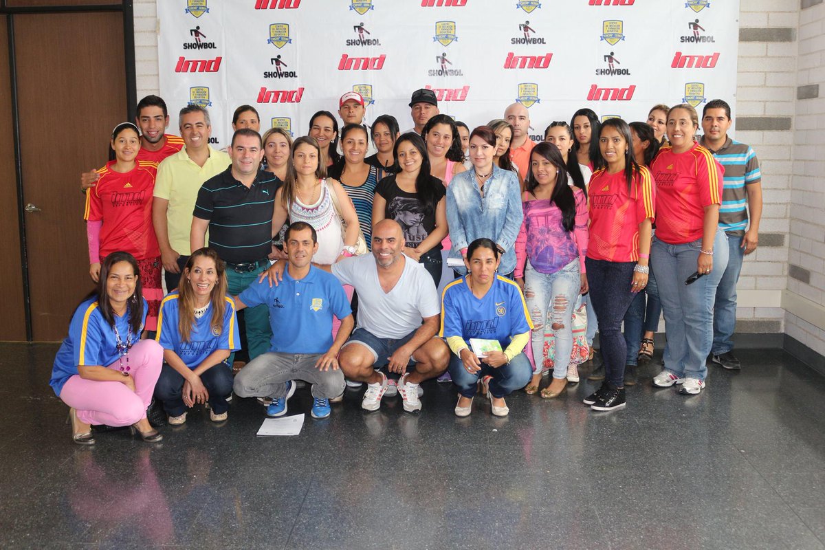 ClubIMDSports's tweet image. 5. Acompañamiento psicosocial a los chicos y sus familias.
#SomosElClub
Info:4448255 Medellín