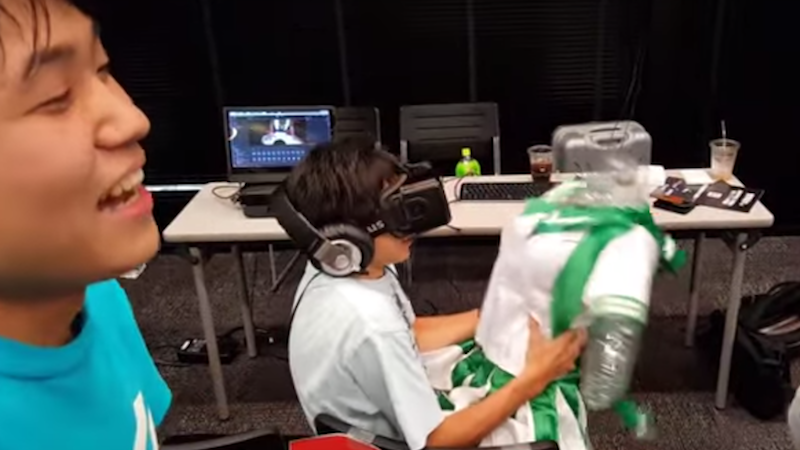 A guy had public 'sex' with a virtual reality doll, and he wouldn't stop.  Why won't it stop?? http://t.co/vYUyBxhBnR