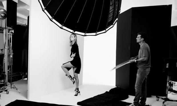 UpNotes's tweet image. KARLIE KLOSS AND MARC FISHER TEAM UP FOR CHARITABLE CAMPAIGN @karliekloss