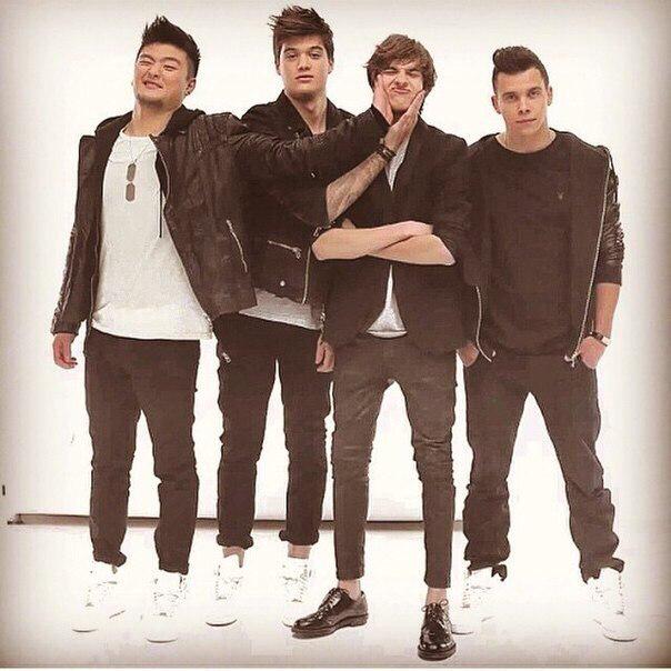 Группа меладзе м бэнд. Она вернётся mband обложка. Песня она вернется. Она вернётся она заплачет. Она вернется.