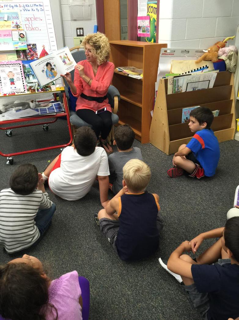 basiada's tweet photo. Mrs. Audia reading to my first grade students @AudiaMarisol @CCSD59 http://t.co/eoTJUfLJyP