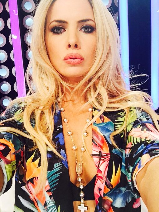 Divino mi rosario de @Reinamadrejoyas ❤️❤️ de plata 925! http://t.co/HdJshxlZ1V