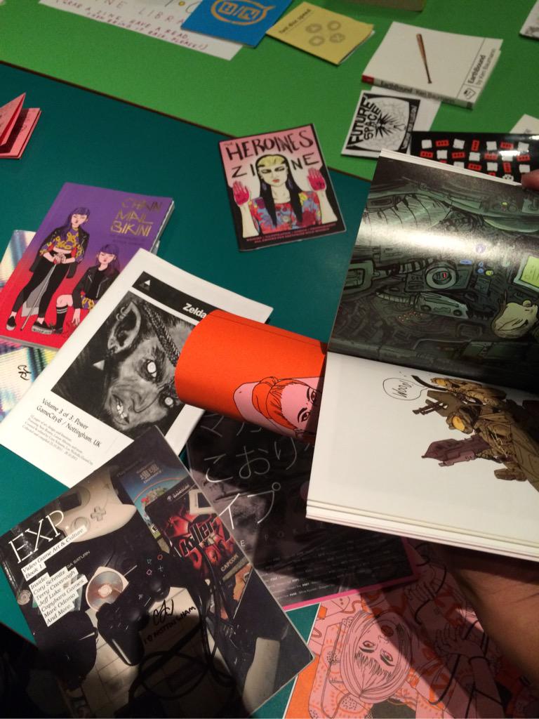 caffeinedreamer's tweet image. Fanzines 😍 #pushingbuttons