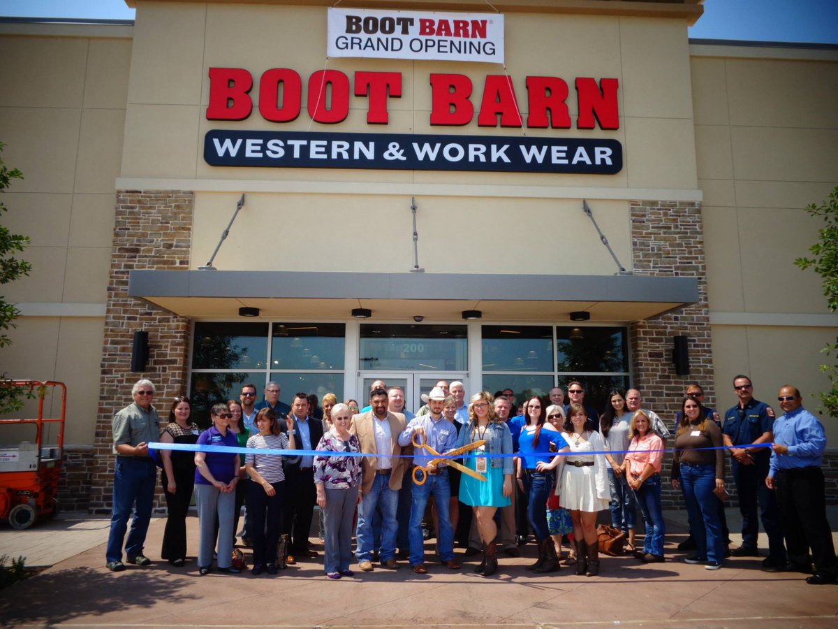 boot barn employee dress code