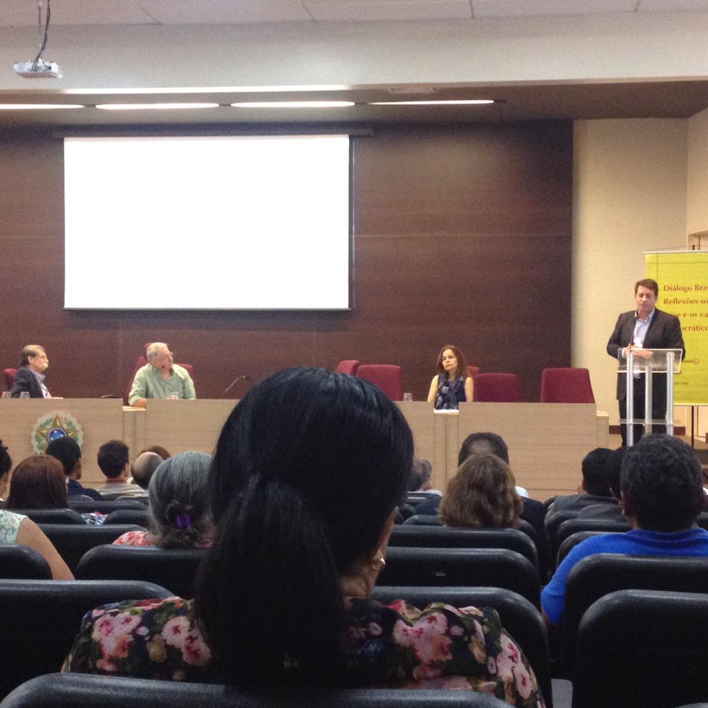 psbpara's tweet photo. Show! O prefeito de Vitória/ES, Luciano Rezende, deu um show de palestra sobre gestão pública! #psb40 #psbpara #fjm http://t.co/0Y8Fr9mkV1
