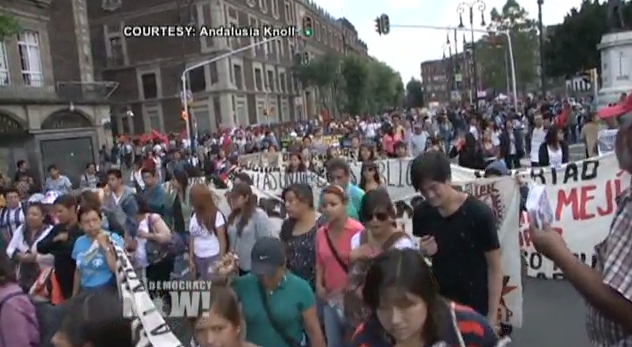 DemocracyNowEs's tweet photo. #Ayotzinapa11meses: Familiares y simpatizantes conmemoran la desaparición de los estudiantes http://t.co/rg4gd79Fgn http://t.co/lQsmFNyiyC
