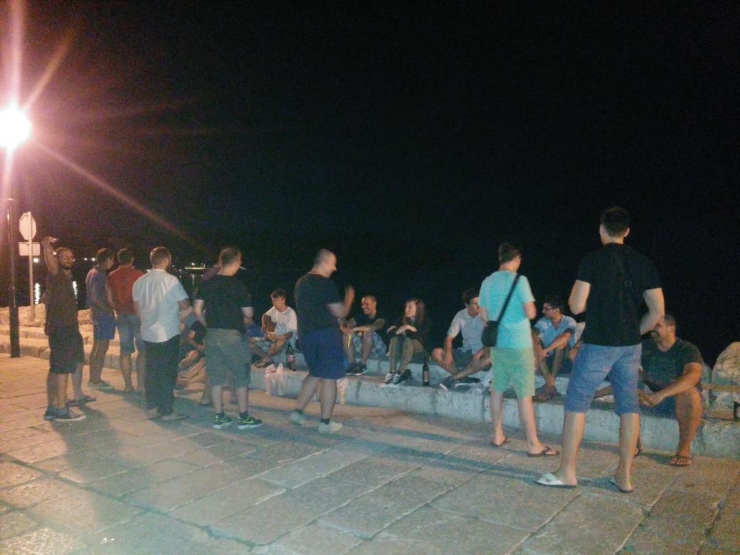 Hex_sk's tweet image. #phpsummer #ezsummer people, grab some drinks and join us at the pier!
