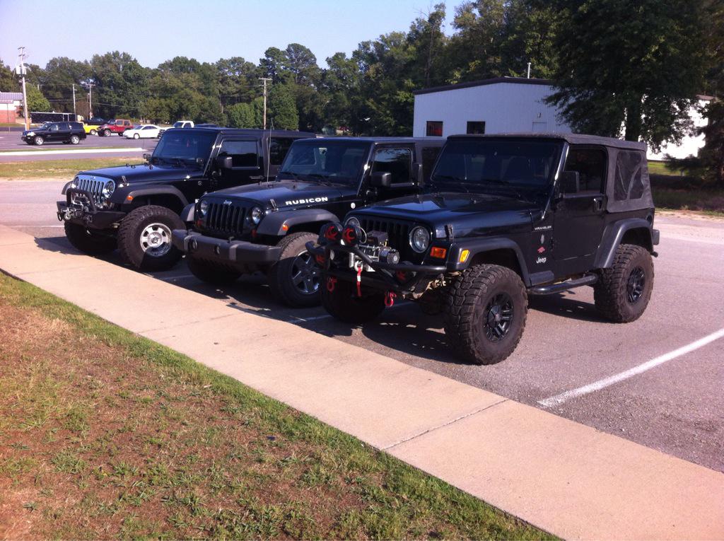 Pretty nice looking line up. #jeeppower