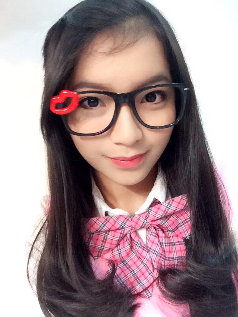 _shaniagracia31's tweet photo. biar semangat paginyaa~ hehe have a great day😊 http://t.co/OmYXaYvCZJ