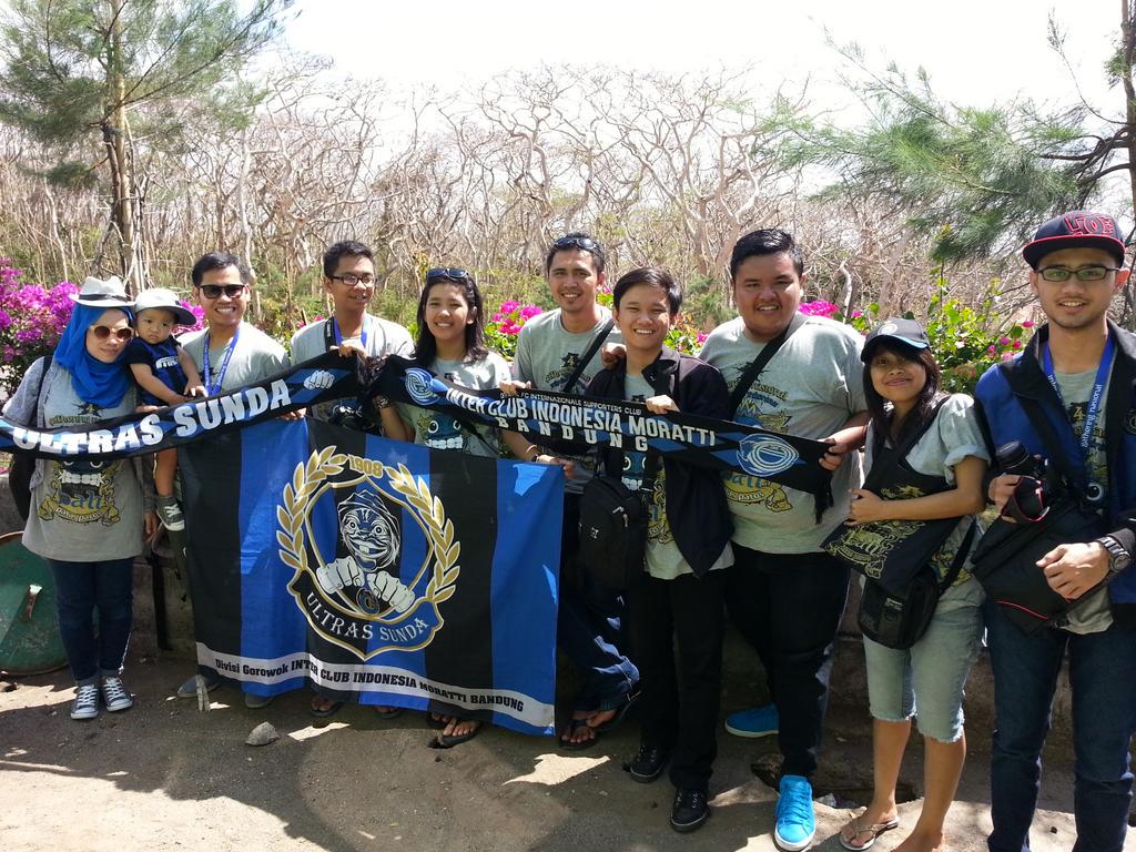 Rombongan <a href="/ICI_Bandung/">ICI Regional BANDUNG</a> dan <a href="/ICI_Jtnangor/">ICI Rayon Jatinangor</a> sampai di Pura Uluwatu. Yeah! <a href="/GathNasICI/">Gathering Nasional ICI Ke 5</a> #Gathnas4ICI