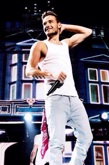 ifamososfuturo's tweet photo. QUEM DIRIA QUE UM DIA ESSE BEBÊ SERIA O MOTIVO DE MUITOS SORRISOS #HappyBirthdayLiam http://t.co/ZsRFrtcBFl