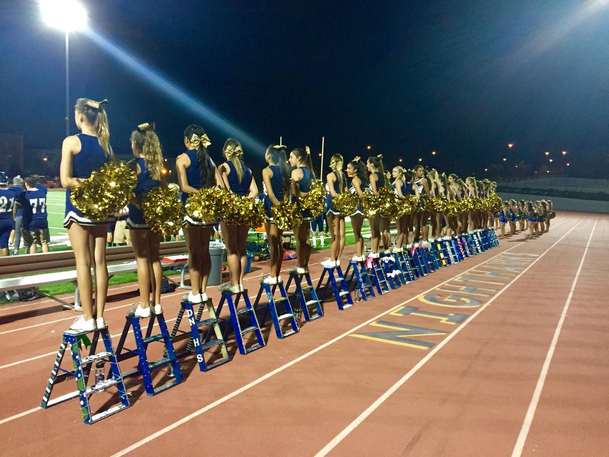 DNHSNighthawks's tweet image. 14-21 at the half