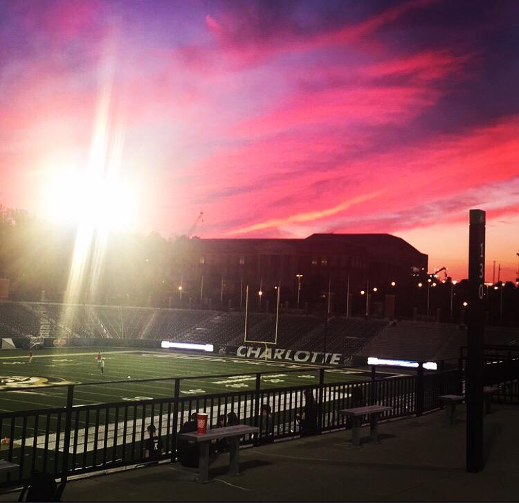 Jamie15OC14's tweet photo. How could you not love this school? http://t.co/lYHWYhU3SJ