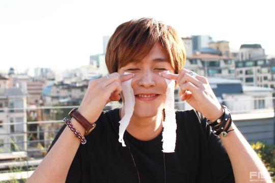 NFlyingThai's tweet photo. #NFlying #엔플라잉 Celebrate N.Flying's 100th day anniversary! #NFlying100day http://t.co/Lffrf18cOz http://t.co/7QlhchfkGF