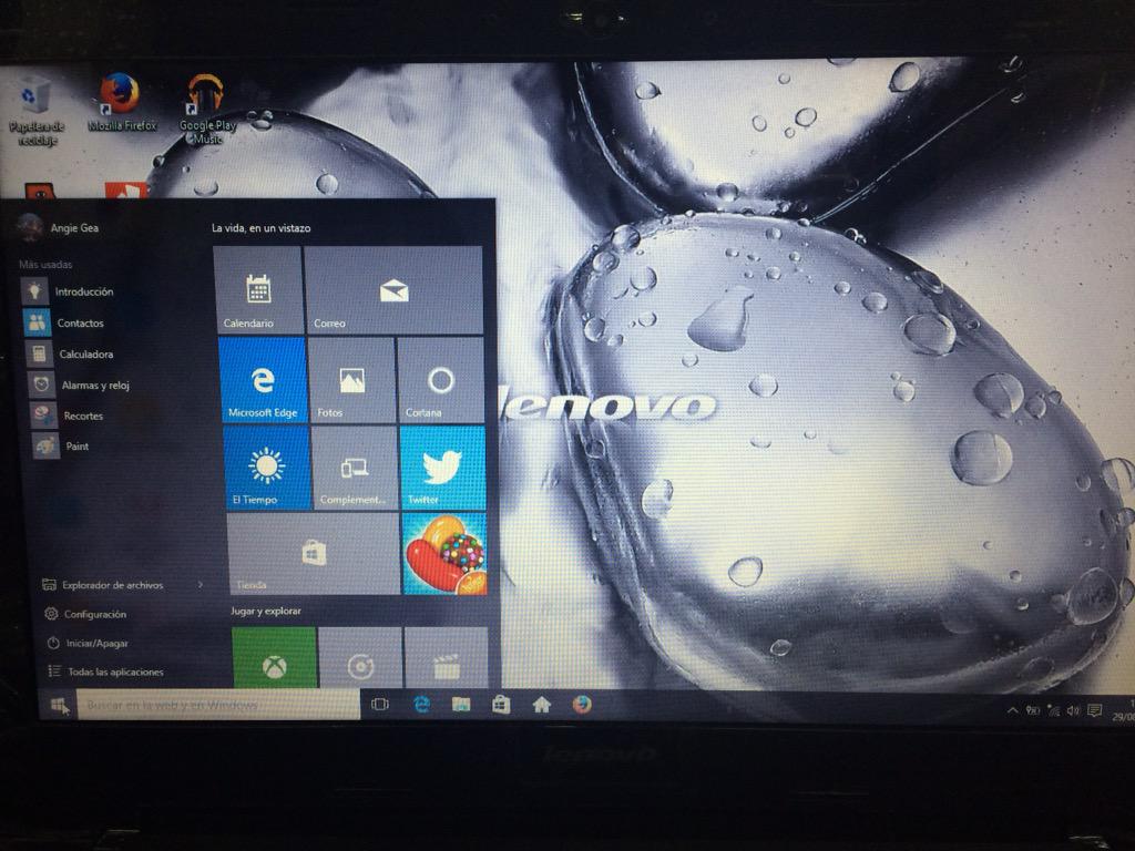 AngieSeven's tweet photo. Ya me he actualizado #Windows10 #Lenovo #adioswindows8 http://t.co/atO2C9j9yl
