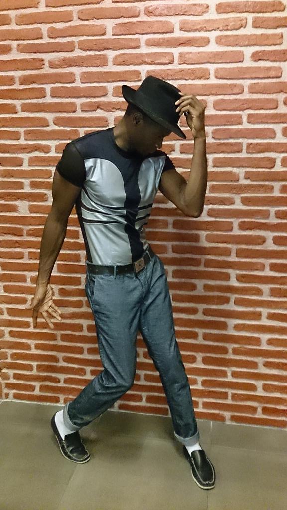 johnsonGLive's tweet image. See a brick wall...  have a bit of fun @Inntel Hotel Zaandam. Just 2 guesses which album?