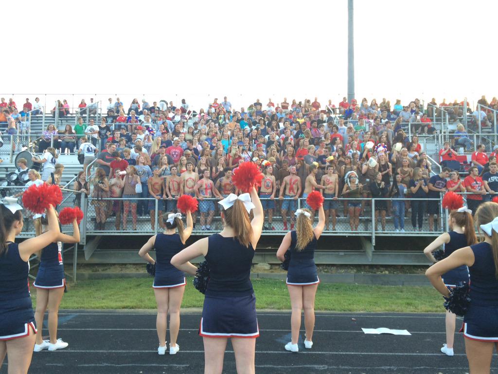 slrodger's tweet photo. Never before has the @SDStudentSect been this AMAZING! #RYG http://t.co/SfvR7z7XfC