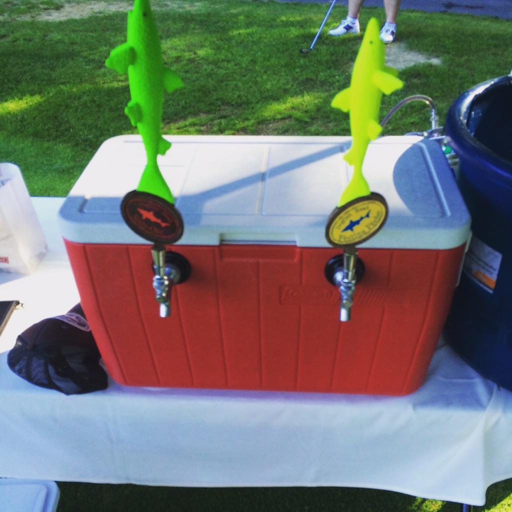 Great day for craft beer &amp; golf. #dogfish