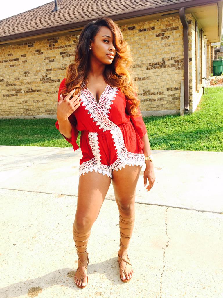 _aBrighterDAE's tweet image. #LilWeezyanaFest 😈